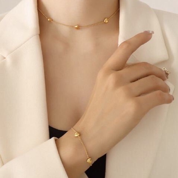 New! Heart Charm Necklace & Bracelet Set - Picture 4 of 4